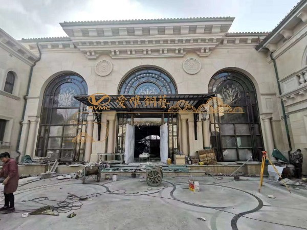 愛(ài)唯銅門(mén) 