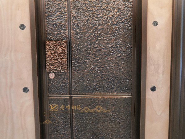 廣東別墅銅門廠家愛(ài)唯銅藝——?jiǎng)e墅銅門極簡(jiǎn)入戶銅門