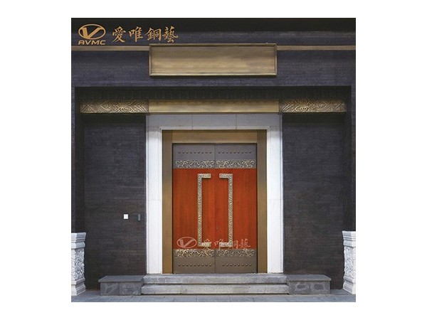 銅門上的花件圖案的寓意是什么？