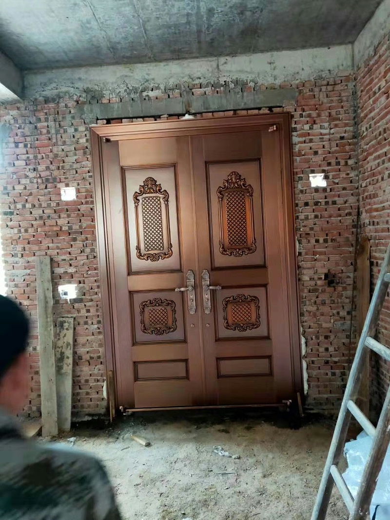 愛(ài)唯銅門(mén)