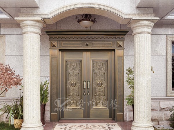 廣東銅門廠家愛唯銅藝嚴(yán)格控制高質(zhì)量銅門的生產(chǎn)