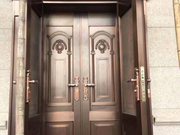 定制銅門廠家直接對(duì)您介紹別墅定制銅門