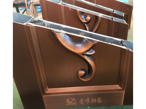 工程銅門隱患多？愛唯銅門10年經(jīng)驗老師傅為您解憂